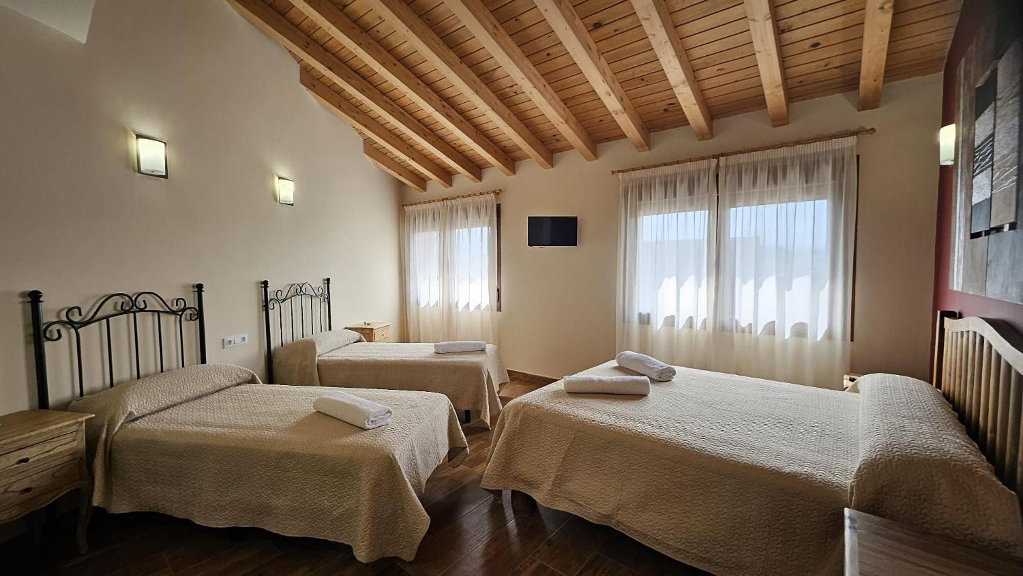Casa Rural La Nava Навалуэнга Экстерьер фото
