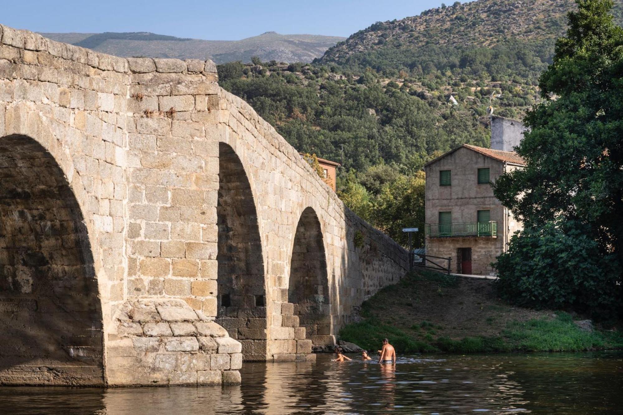 Casa Rural La Nava Навалуэнга Экстерьер фото